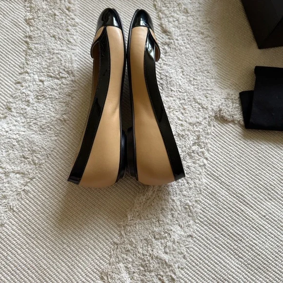 CHANEL Black and Cream Loafers 37.5 6.5 - Picture 8 of 11